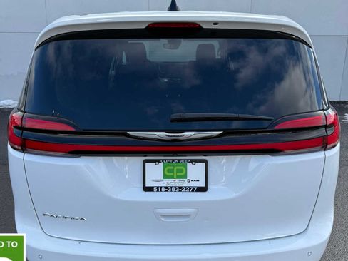 Certified 2024 Chrysler Pacifica Touring-L image 5