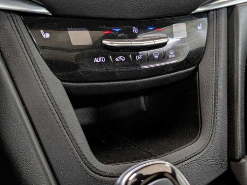 Used 2020 Cadillac XT5 Premium Luxury FWD image 32