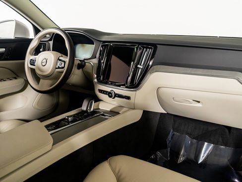 Used 2026 Volvo V60 B5 Cross Country Plus w/ Protection Package Premier image 48