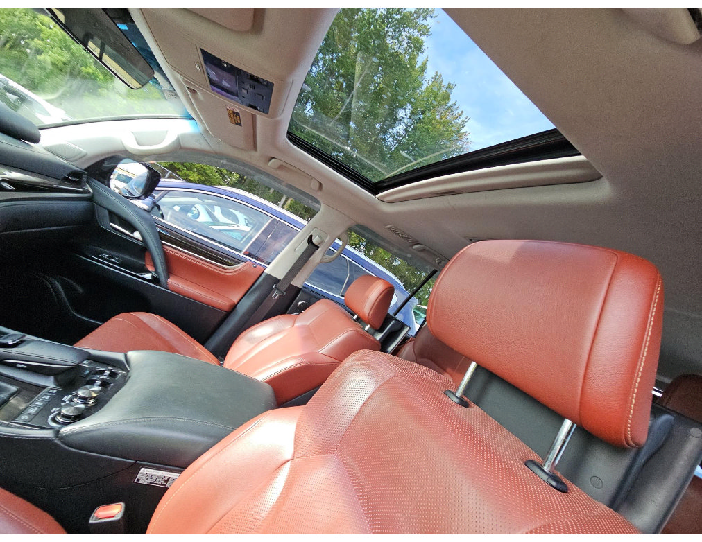 Used 2016 Lexus LX 570 4WD w/ Luxury Package image 12
