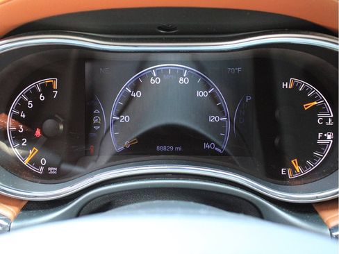 Used 2021 Jeep Grand Cherokee Overland AWD/4WD image 17