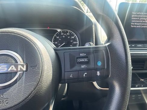 Used 2024 Nissan Rogue SV AWD/4WD image 22