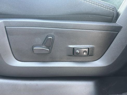 Used 2026 RAM 2500 Big Horn AWD/4WD image 11