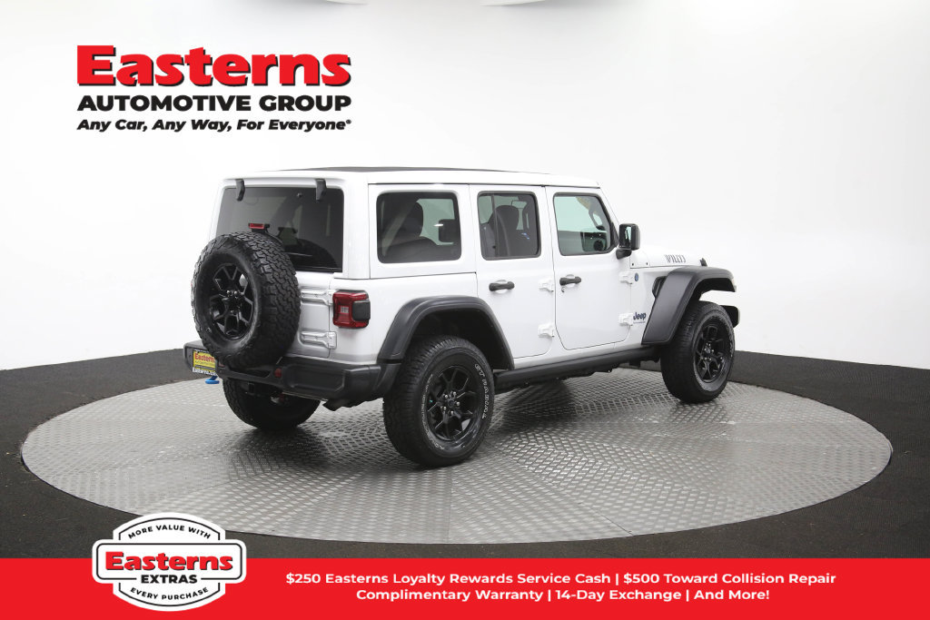 Used 2024 Jeep Wrangler Unlimited AWD/4WD image 46