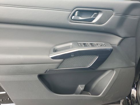 New 2026 Nissan Pathfinder SV image 12