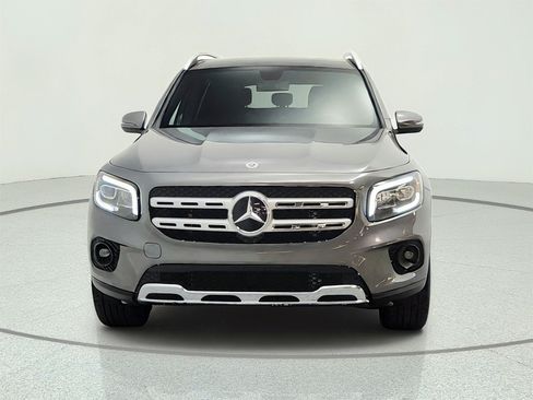 Used 2023 Mercedes-Benz GLB 250 image 2