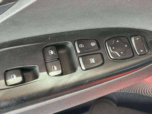 Used 2019 Hyundai Veloster 2.0 FWD image 18