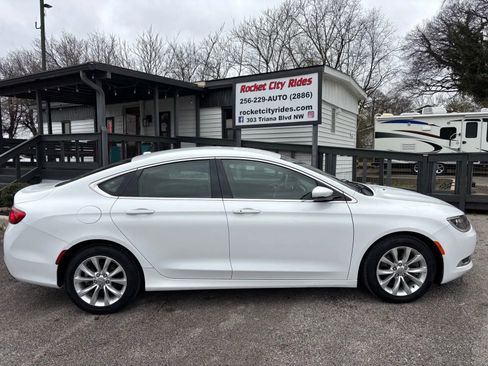 Used 2015 Chrysler 200 C image 2