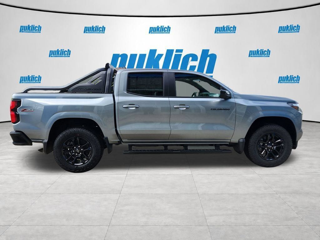 New 2026 Chevrolet Colorado Z71 w/ Midnight Edition AWD/4WD image 7