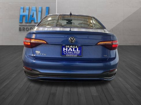 Used 2022 Volkswagen Jetta SE image 5