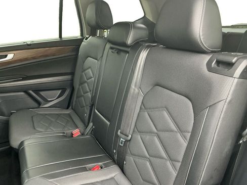 Used 2024 Volkswagen Atlas SE AWD/4WD image 13