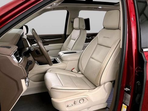Used 2021 GMC Yukon XL Denali w/ Denali Premium Package AWD/4WD image 24
