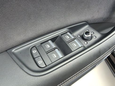 Used 2023 Audi SQ7 Premium Plus w/ Executive Package AWD/4WD image 27