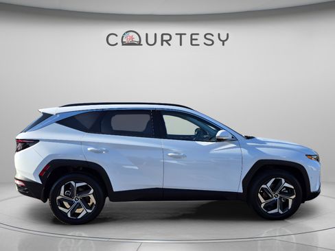 Certified 2023 Hyundai Tucson Limited AWD/4WD image 6
