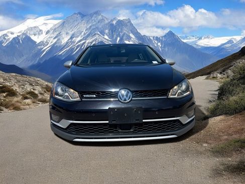 Used 2017 Volkswagen Golf Alltrack SE image 8