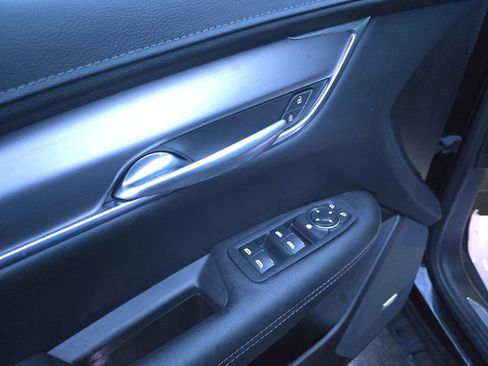 Certified 2025 Cadillac XT5 Luxury image 11