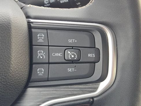 Used 2024 Jeep Wagoneer Series III AWD/4WD image 34
