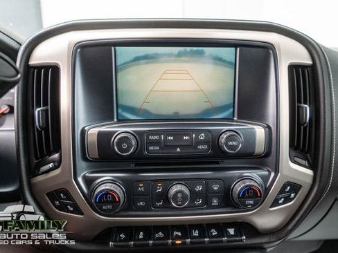 Used 2019 GMC Sierra 2500 Denali w/ Duramax Plus Package AWD/4WD image 18