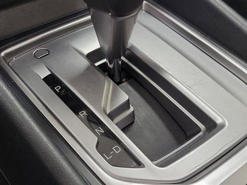 Used 2023 Subaru Forester Premium image 33