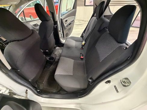 Used 2017 Toyota Yaris L FWD image 45