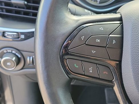 Used 2019 Jeep Cherokee Latitude Plus AWD/4WD image 12