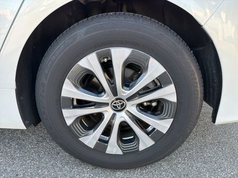 Used 2021 Toyota Prius Prime XLE image 21