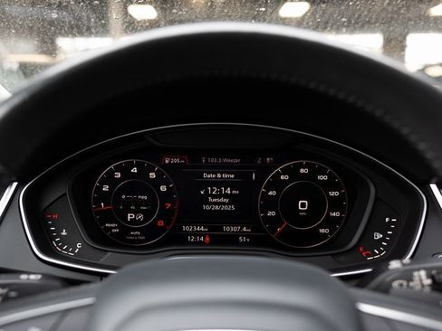 Used 2019 Audi Q5 Prestige w/ Prestige Package image 16