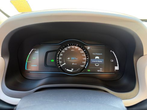 Used 2017 Hyundai Ioniq SEL FWD image 11