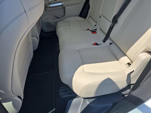 Used 2020 Mercedes-Benz GLB 250 4MATIC image 14