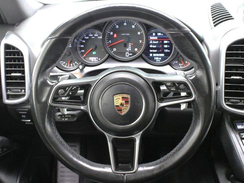 Used 2016 Porsche Cayenne image 45