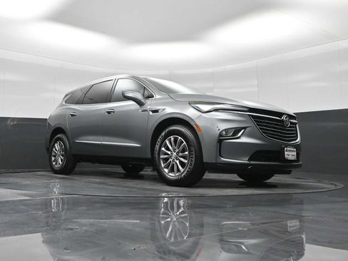 Used 2024 Buick Enclave Premium image 18