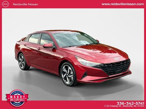 Used 2023 Hyundai Elantra SEL w/ Convenience Package FWD image 7