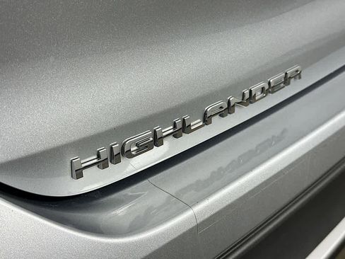 Used 2022 Toyota Highlander XSE image 7