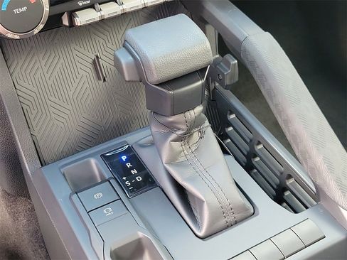 Used 2025 Toyota Tacoma SR image 26