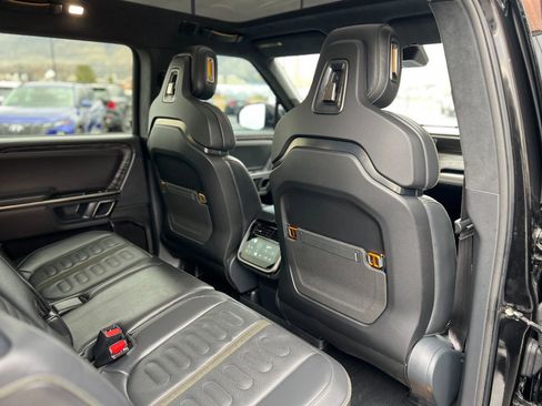 Used 2022 Rivian R1S Launch Edition image 26
