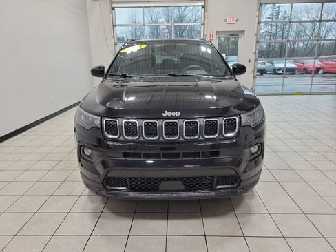 Used 2023 Jeep Compass Latitude AWD/4WD image 5