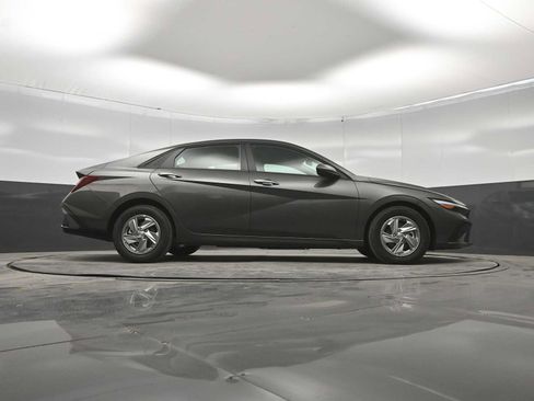 New 2026 Hyundai Elantra SE FWD image 38
