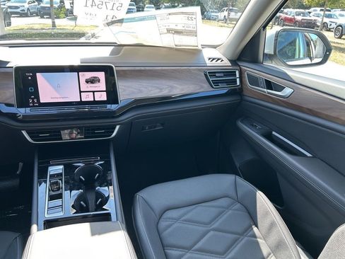 New 2026 Volkswagen Atlas SE image 11