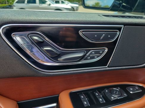 Certified 2020 Lincoln Navigator Reserve w/ Equipment Group 201A Reserve AWD/4WD image 18