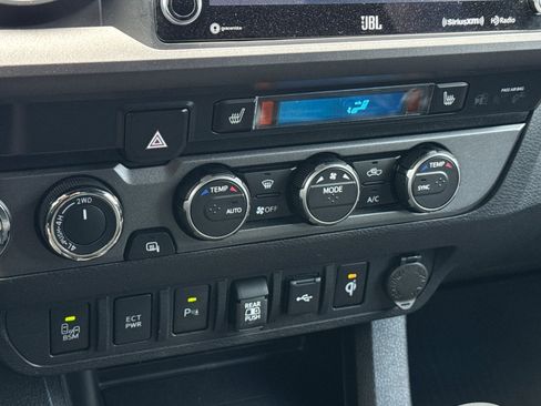 Used 2023 Toyota Tacoma TRD Off-Road w/ TRD Premium Off Road Package image 21