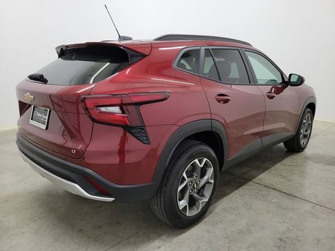 Used 2025 Chevrolet Trax LT image 5