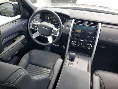 New 2025 Land Rover Discovery Dynamic SE AWD/4WD image 18