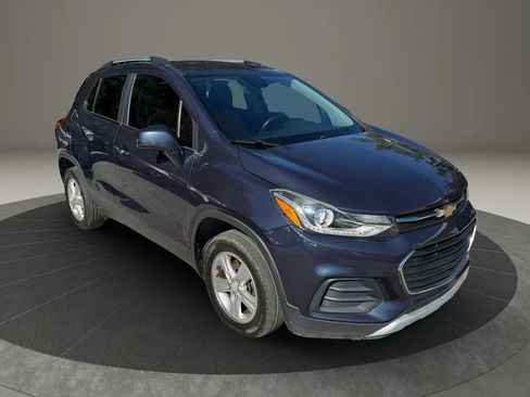 Used 2018 Chevrolet Trax LT w/ LT Convenience Package image 7