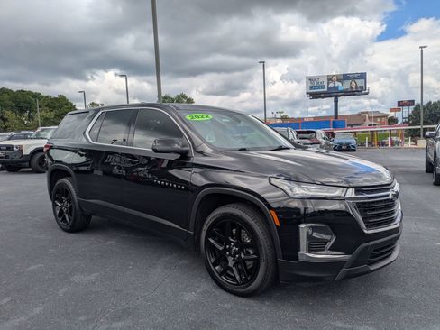 Used 2022 Chevrolet Traverse LS FWD image 3