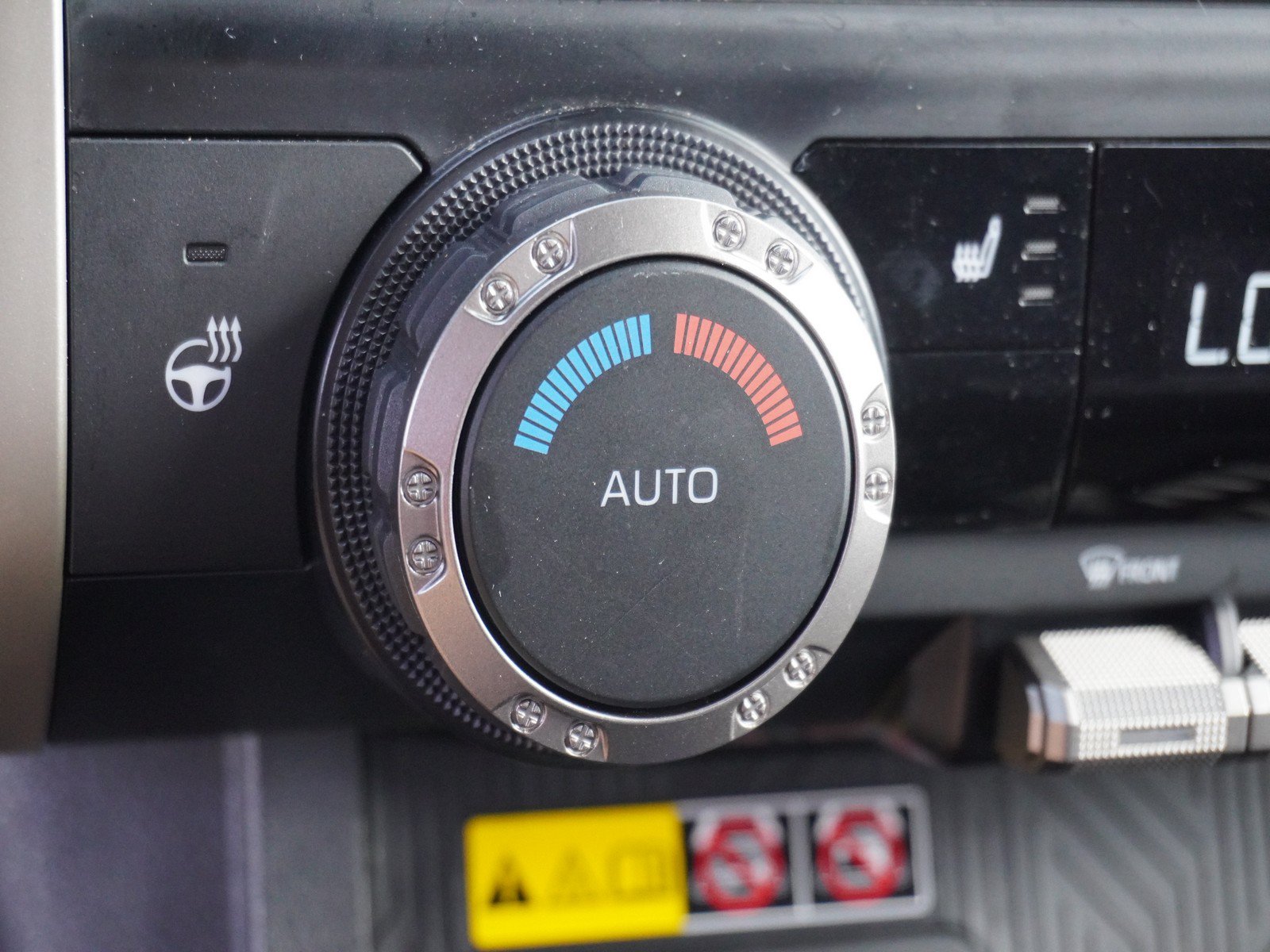 Used 2025 Toyota Tacoma SR5 AWD/4WD image 25