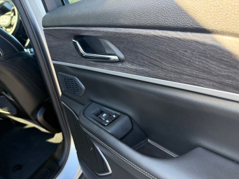 Used 2024 Jeep Grand Cherokee Limited 4xe image 25