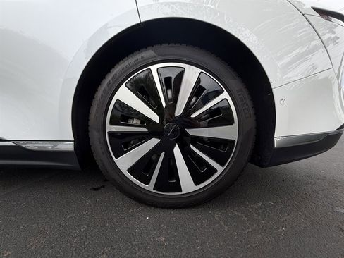 Used 2025 Lucid Air Touring AWD/4WD image 10