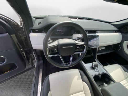 Used 2024 Land Rover Discovery Sport Dynamic SE image 10