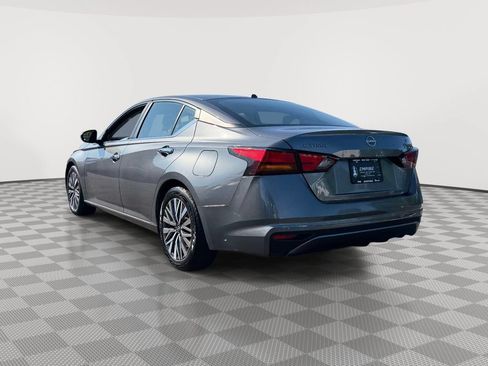 Used 2023 Nissan Altima 2.5 SV FWD image 6