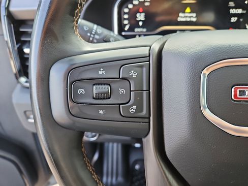 Used 2025 GMC Sierra 2500 AT4 image 18